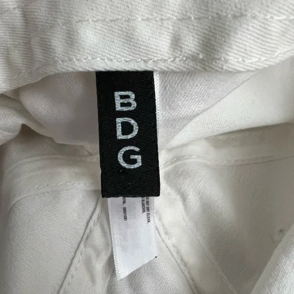 🎉 HOST PICK 🎉 BDG Yin and Yang White Baseball Cap - Picture 3 of 5